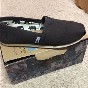 NEW TOMS